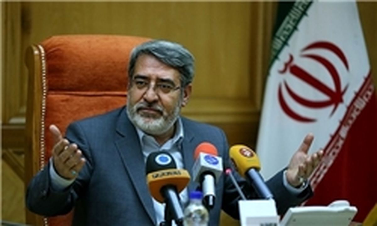 لزومی ندارد عده‌ ای در تهران تصمیمات ریز کل کشور را بگیرند