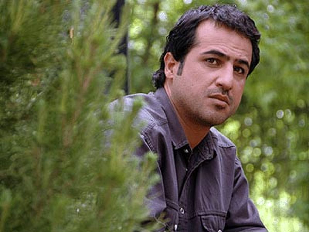 شباهت فوق العاده پسر آقای بازیگر به پدرش / عکس