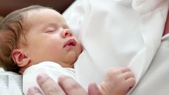 فواید تغذیه کودکان با شیر مادر چیست؟ + جزئیات