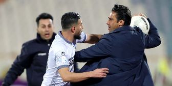 اکبرپور: مجیدی می‌ماند تکرار قهرمانی انتظار به حقی بود؛ نوری با درخواستش از استقلال سوء استفاده کرد
