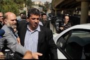 مهدی هاشمی گریان در غم از دست دادن پدر/ عکس