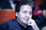 چهره آشفته «ابوالفضل پورعرب» در مراسم تشییع سیروس گرجستانی/ عکس