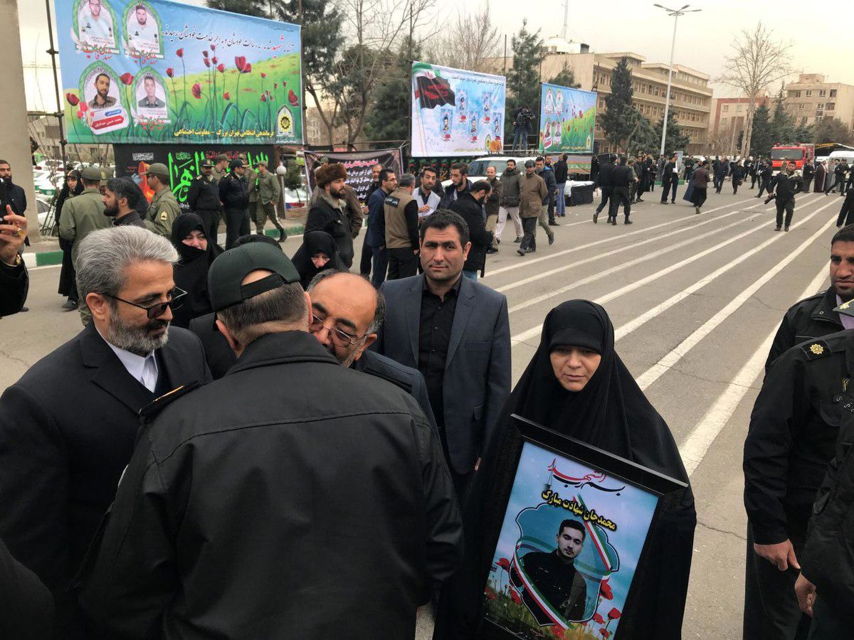 مراسم تشییع پیکر 3 شهید حمله دراویش داعشی برگزار شد/تصاویر
