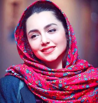 تیپ خاص و زیبای نازنین بیاتی /عکس