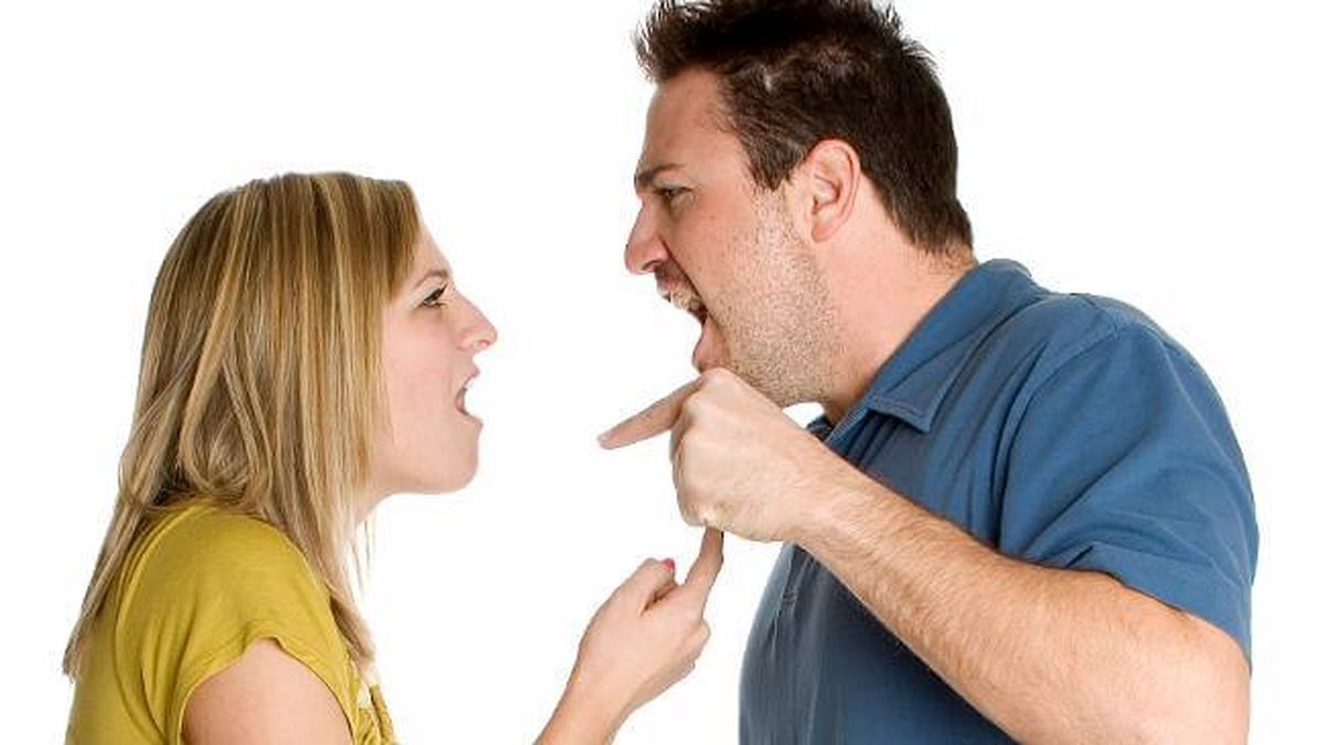 چگونه اشتباهات همسرمان را به او بگوییم؟