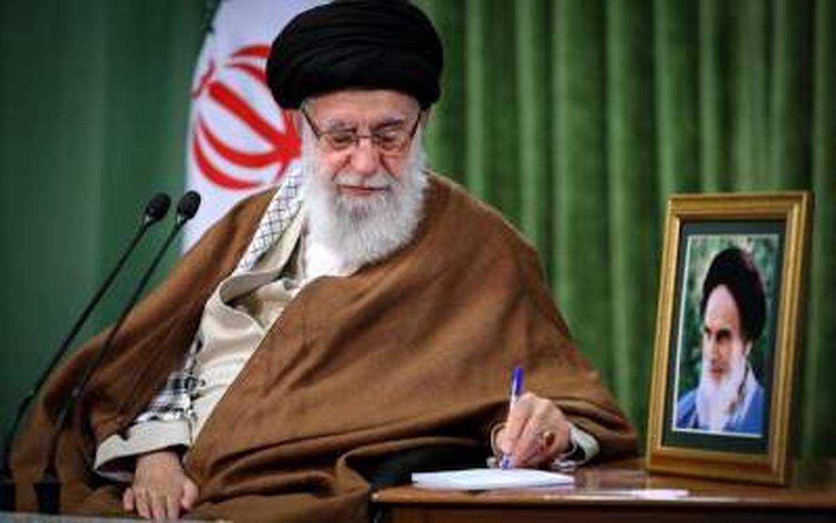 تقریظ‌ رهبرانقلاب بر سه کتاب «تب ناتمام»، «خانوم ماه» و «همسفر آتش و برف» منتشر شد
