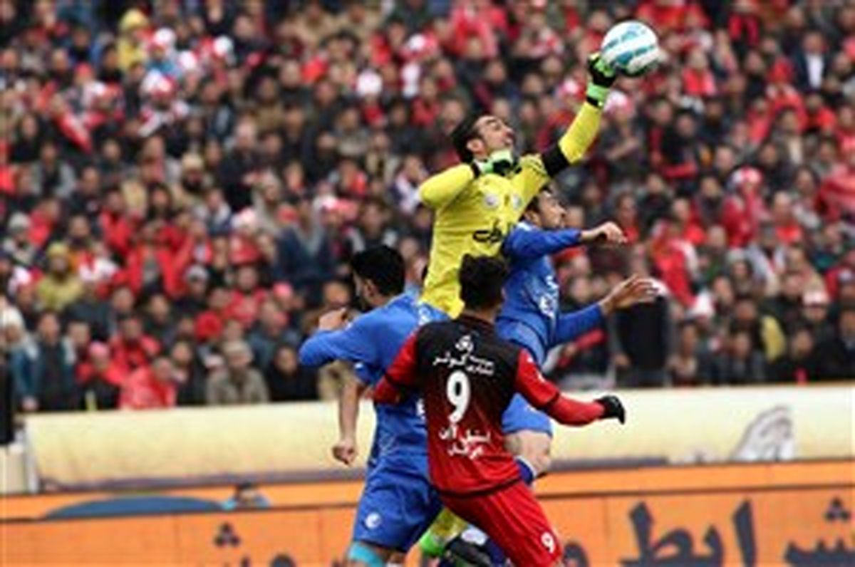 فتاحی: دیدار سوپرجام فوتبال ایران بین پرسپولیس و نفت تهران  تغییر نمی کند