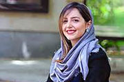 نازنین بیاتی با مانتوی جذاب شیشه ای /عکس
