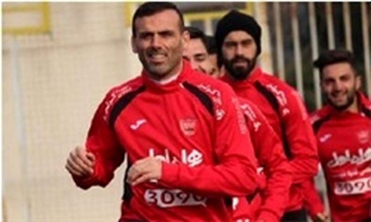 حسینی یک سال دیگر در پرسپولیس می ماند