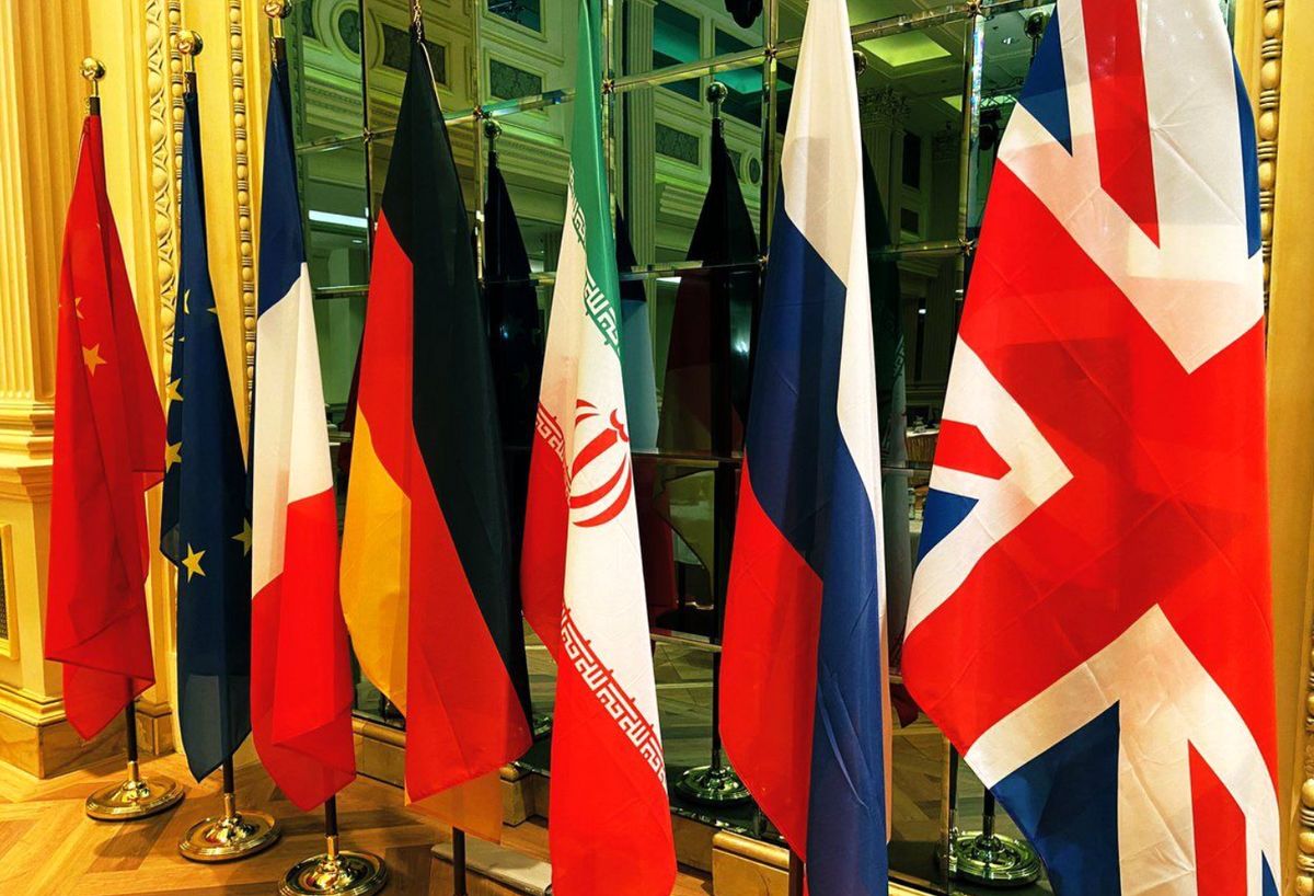 حضور روسیه در مذاکرات برجامی به نفع ایران است؟