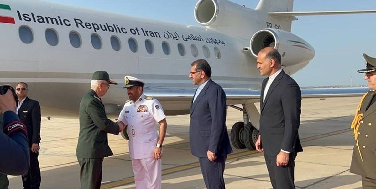  سرلشکر باقری وارد مسقط پایتخت عمان شد