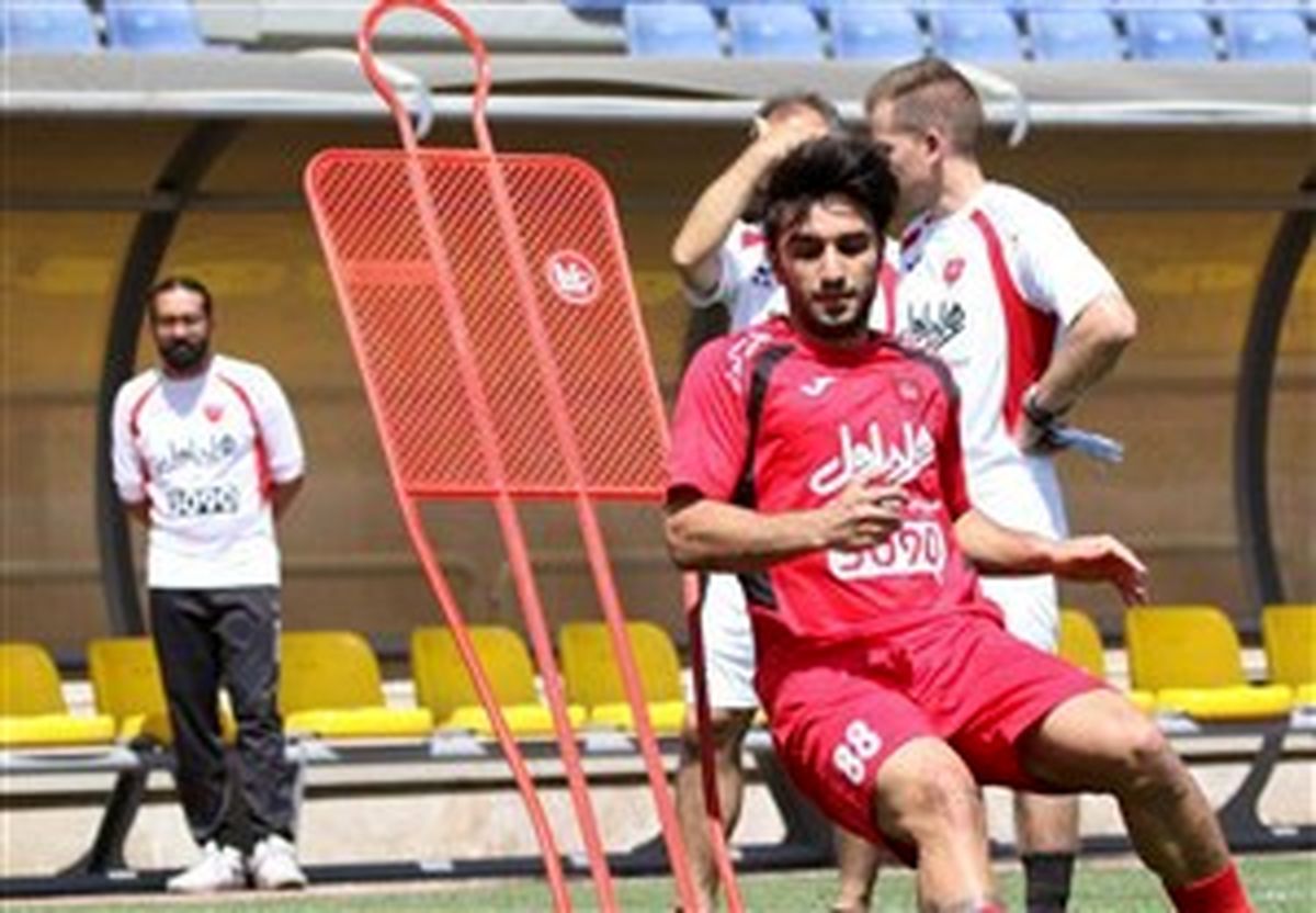 واکنش هافبک جدید پرسپولیس به جو ورزشگاه آزادی