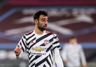 تصادف شدید هافبک گلزن سرخ‌ها در راه تمرین+ عکس