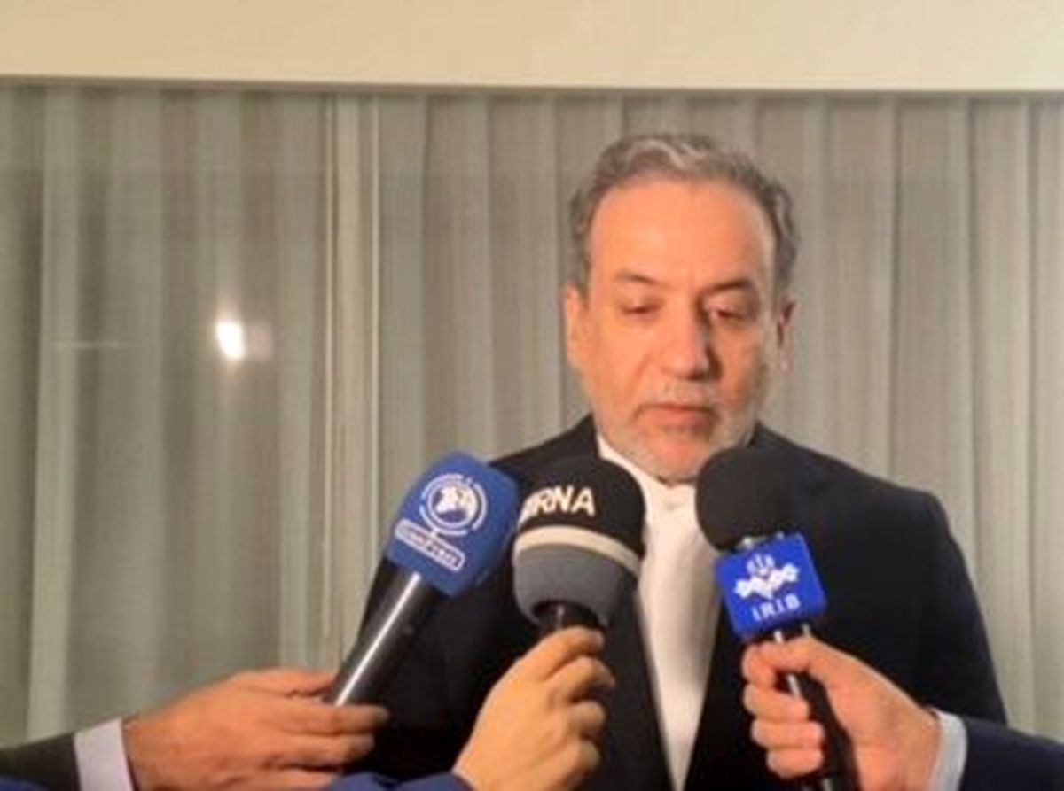 عراقچی: حمله موشکی به العدید پاسخی به تجاوز آشکار آمریکا بود
