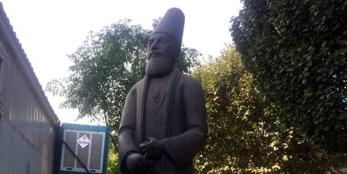 تندیس قائم مقام به باغ نگارستان می رود